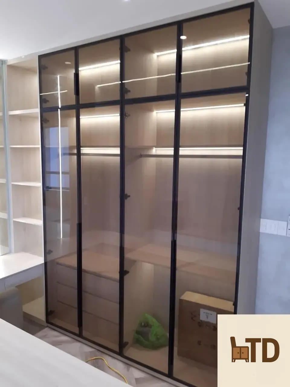 Tủ Quần Áo Nhựa Cánh Kính – TCK540